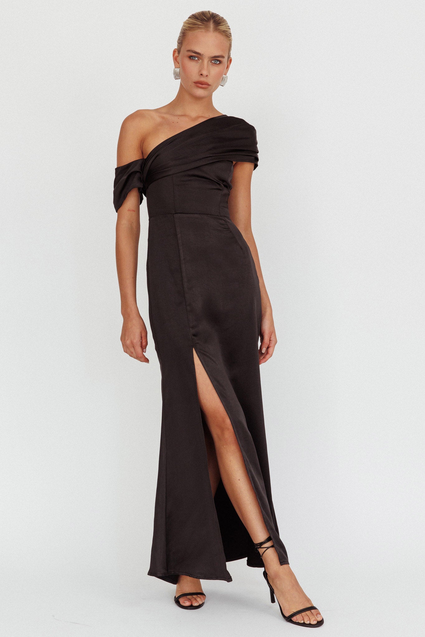 One shoulder maxi dress in black