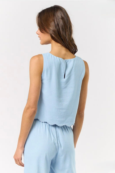 Nicola set with scallop detail