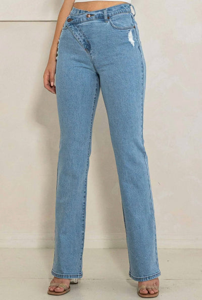 Criss cross jean in light denim