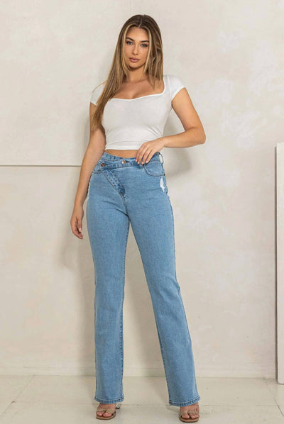 Criss cross jean in light denim