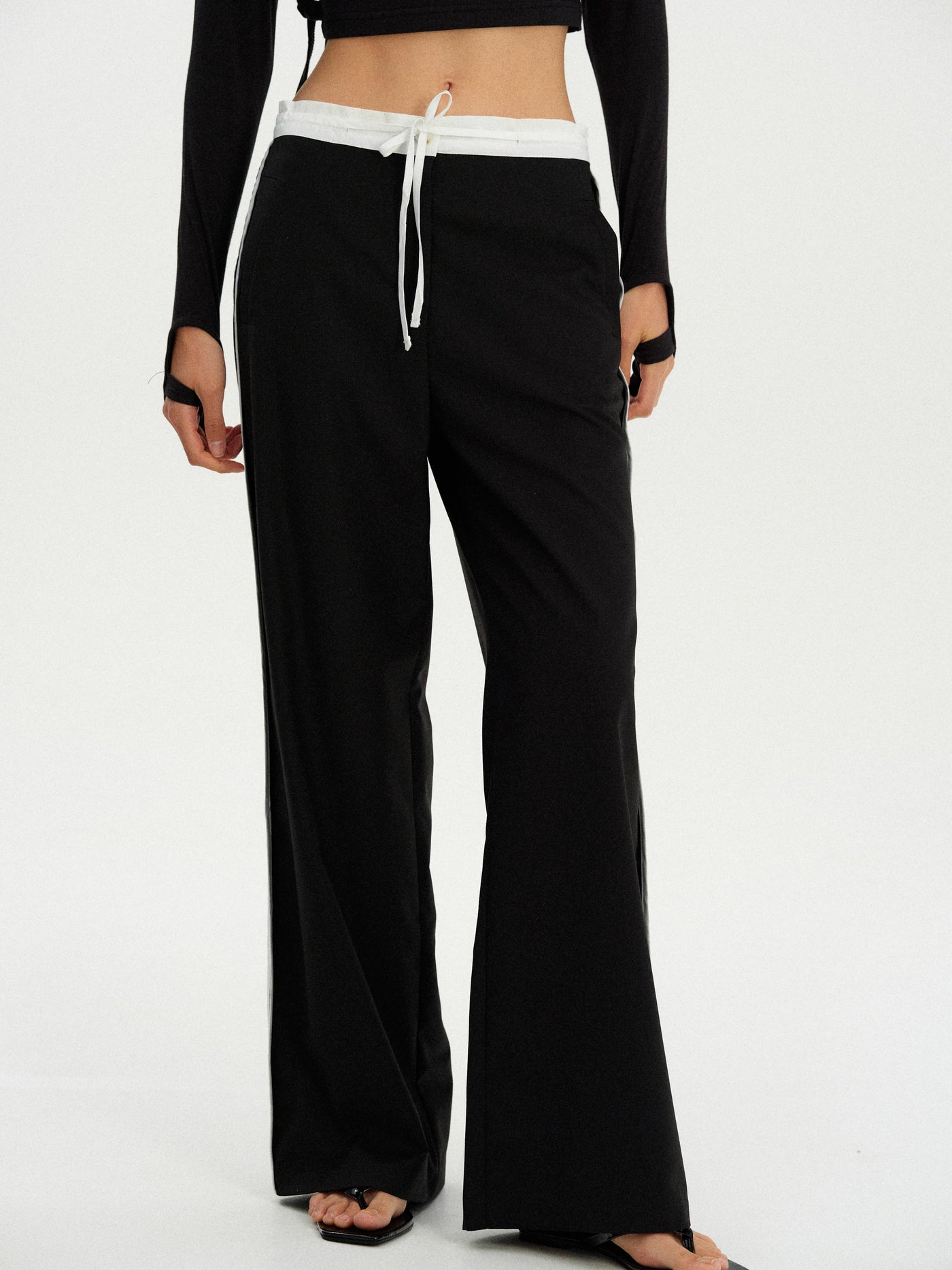 Drawstring trousers in black